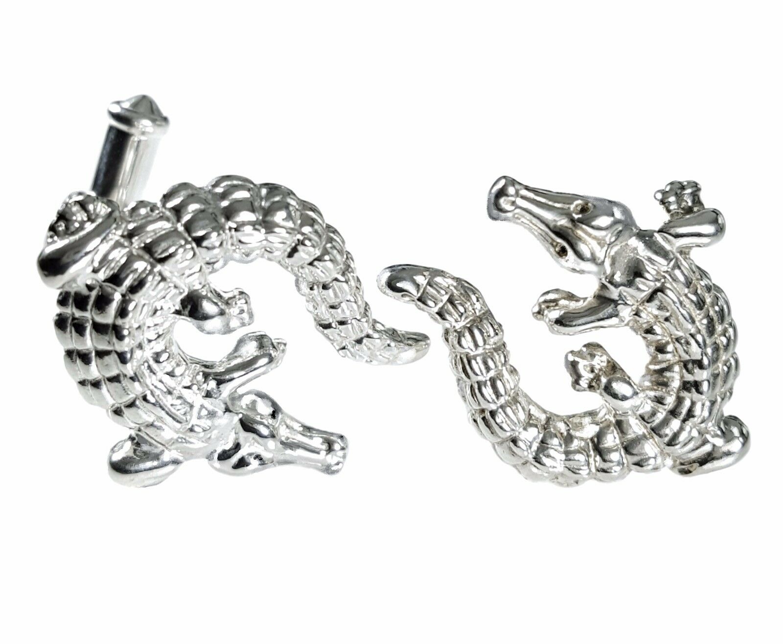 A pair of very beautiful sterling silver alligator cufflinks